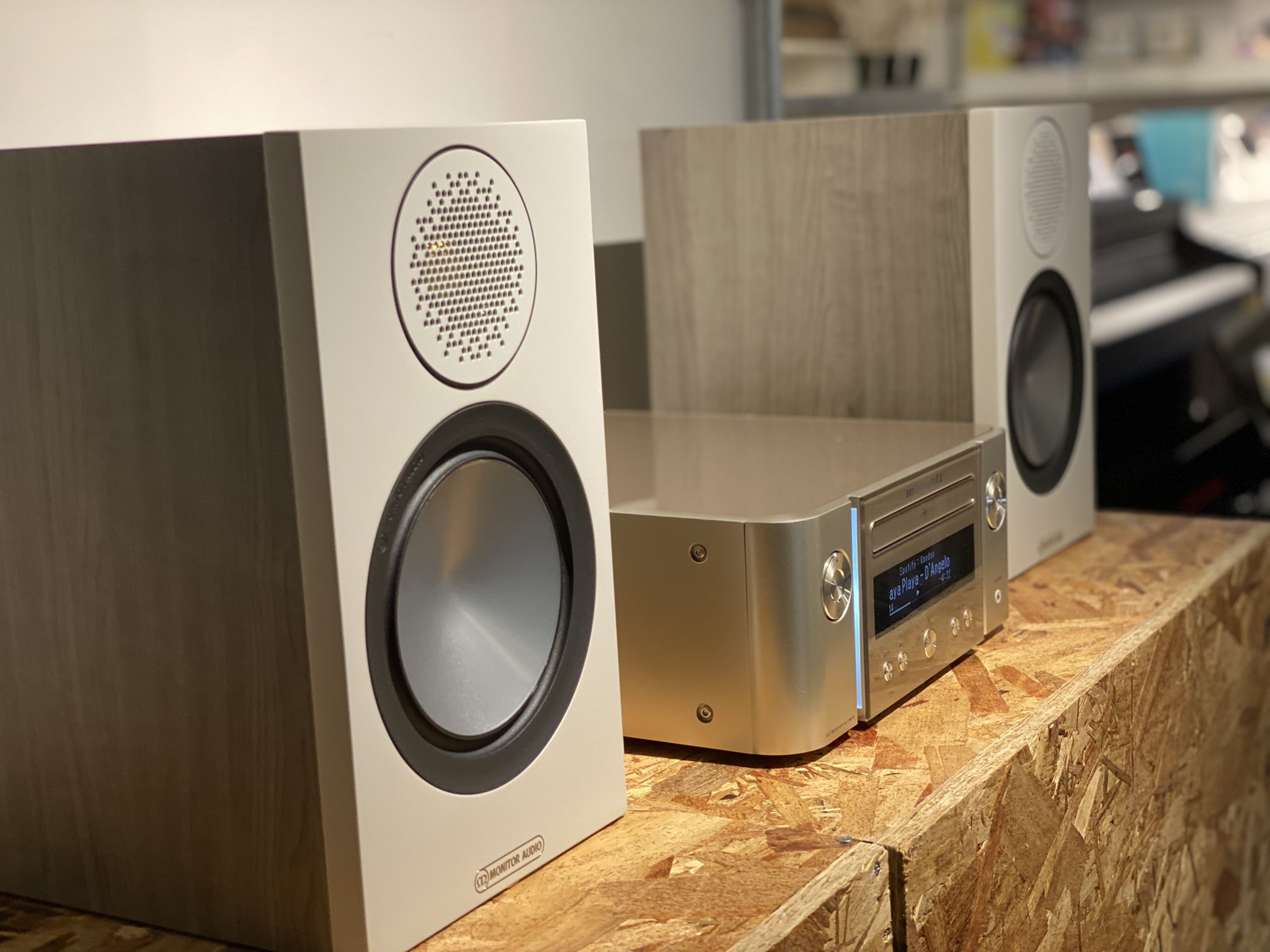 ずっと聴いていたいスピーカーMonitor Audio/スピーカー/BRONZE 50-6G