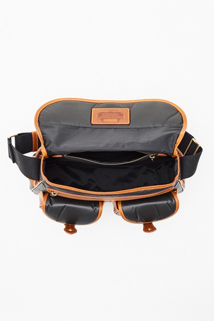 BATTUE SURPASS（バチューサーパス）キャリーオールM:アエラスタイル