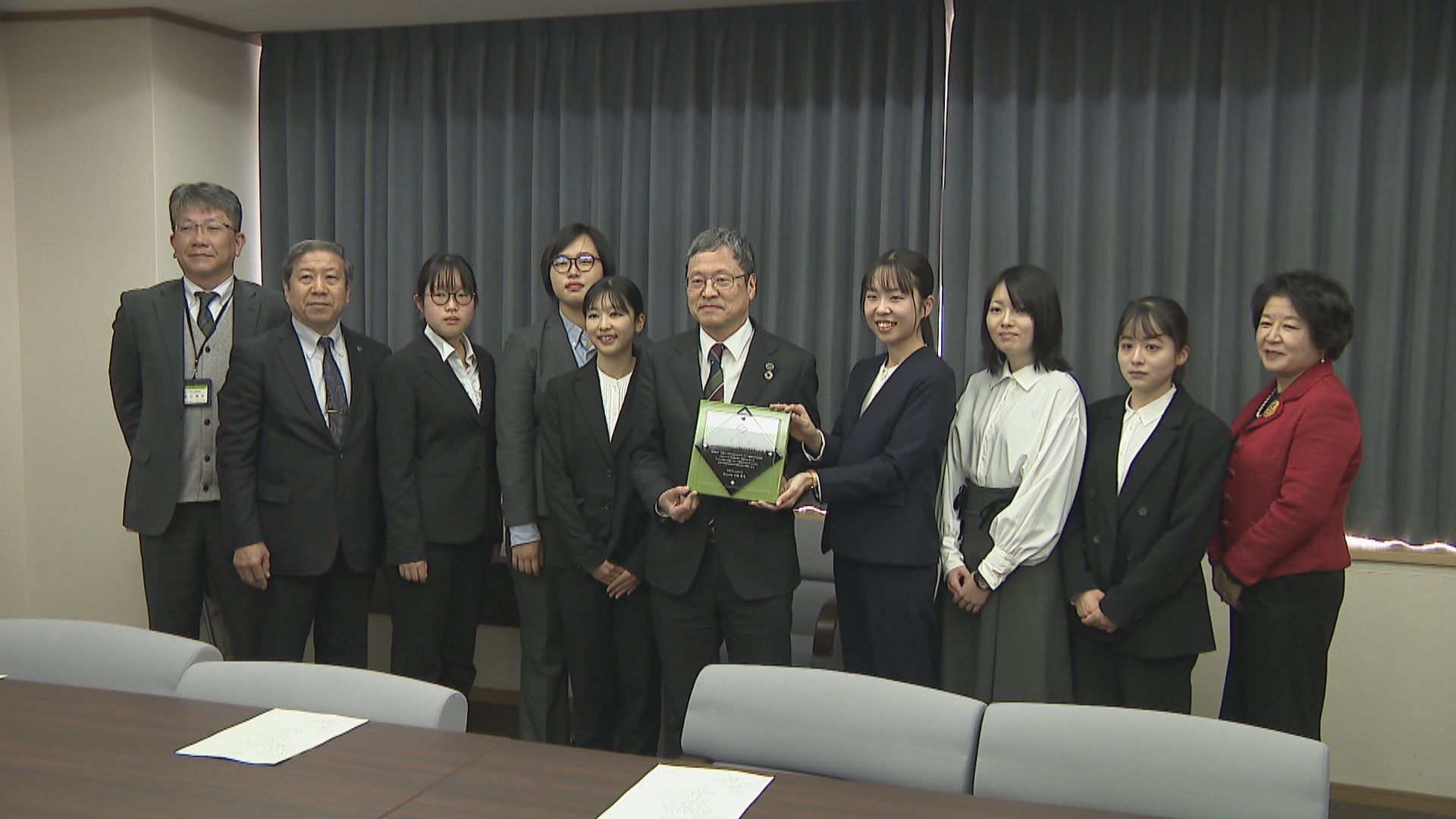 35d2e4942fc3570fe872574852bcd7