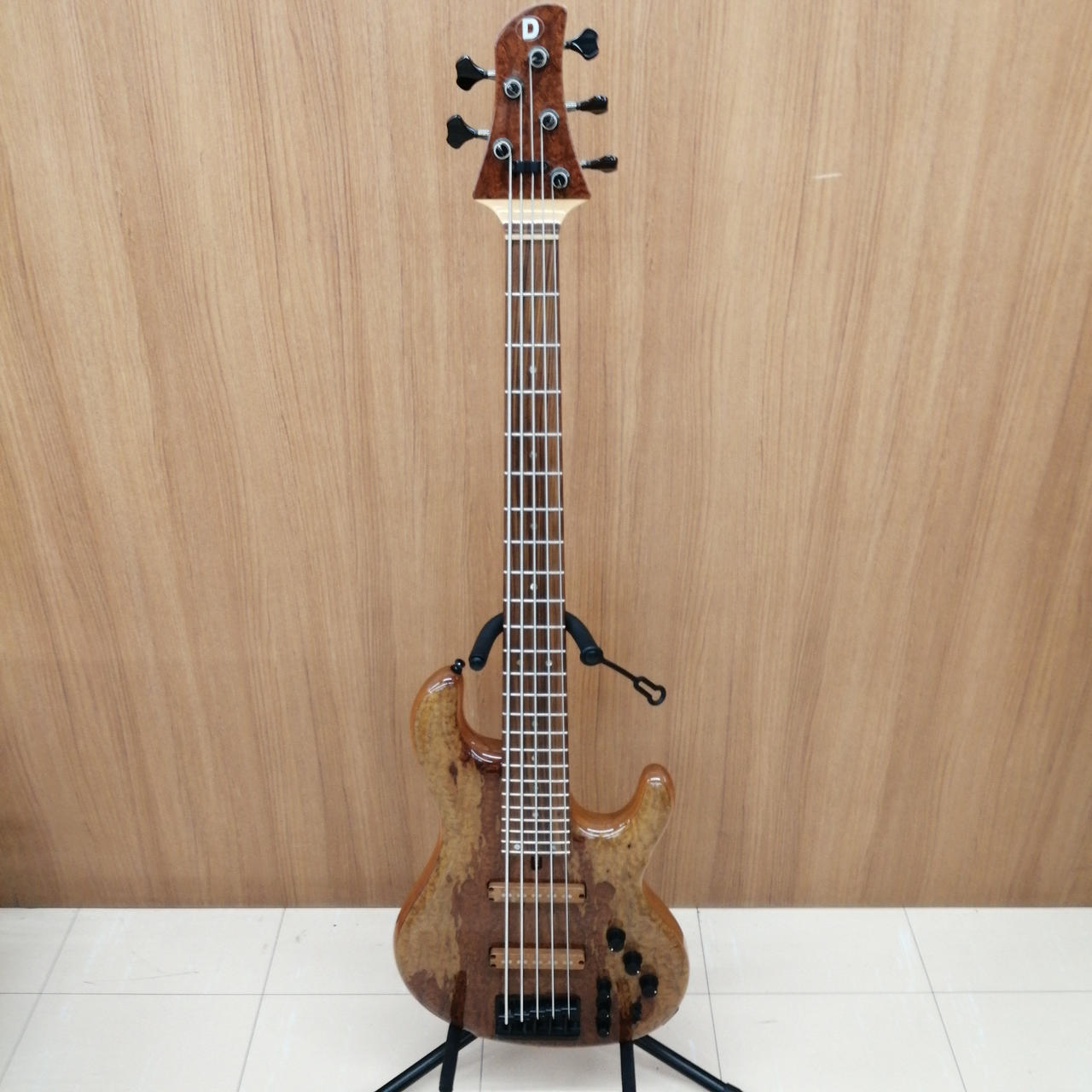 ドラゴンフライ(DRAGONFLY)|5弦エレキベース|【ハードオフ公式通販