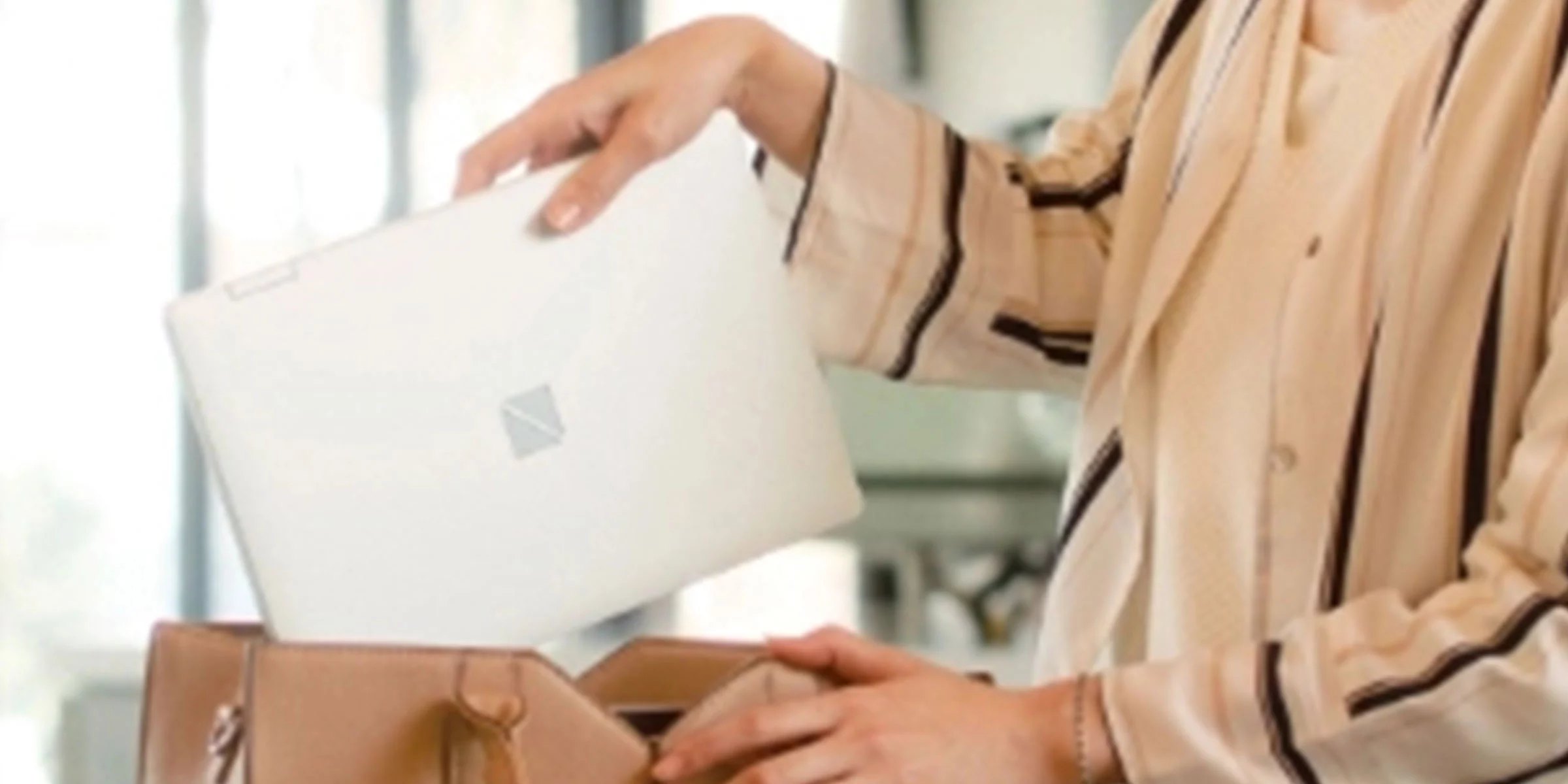 持ち運びに適したノートパソコンの重さやサイズは？その他の選定要素も