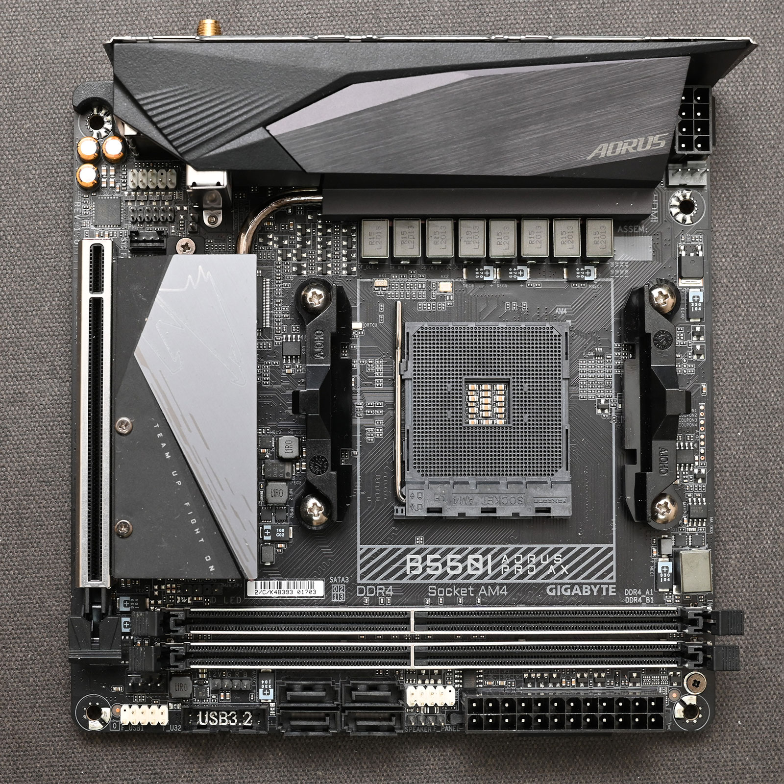 レビュー Ryzen5000シリーズに最適なマザーボード B550I AORUS PRO AX