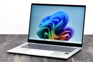 HP OmniBook X 14-fe レビュー：Snapdragon X 搭載の高性能 14型ノート