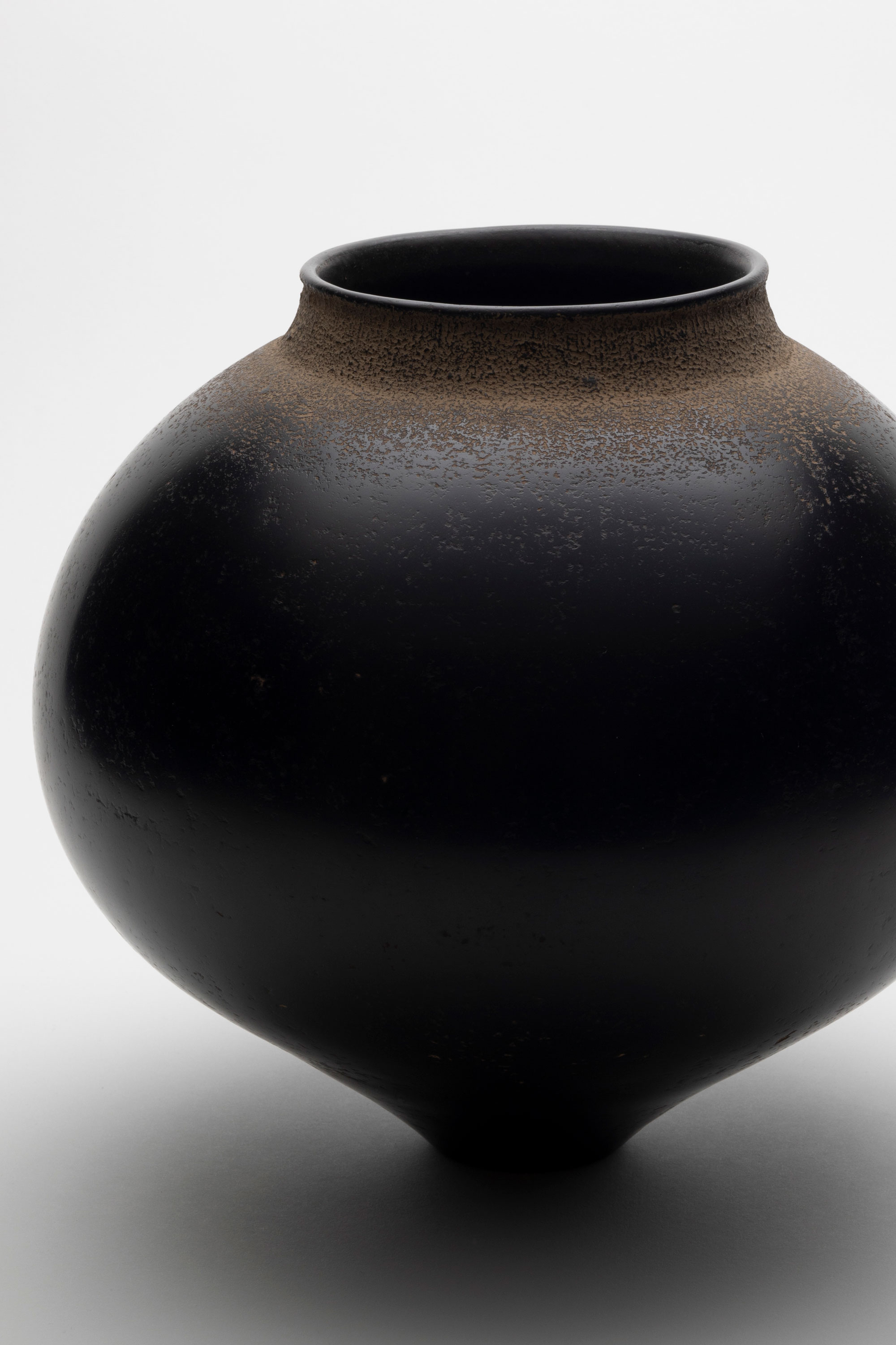 黑 花器 | Works | 安齊賢太 | panorama