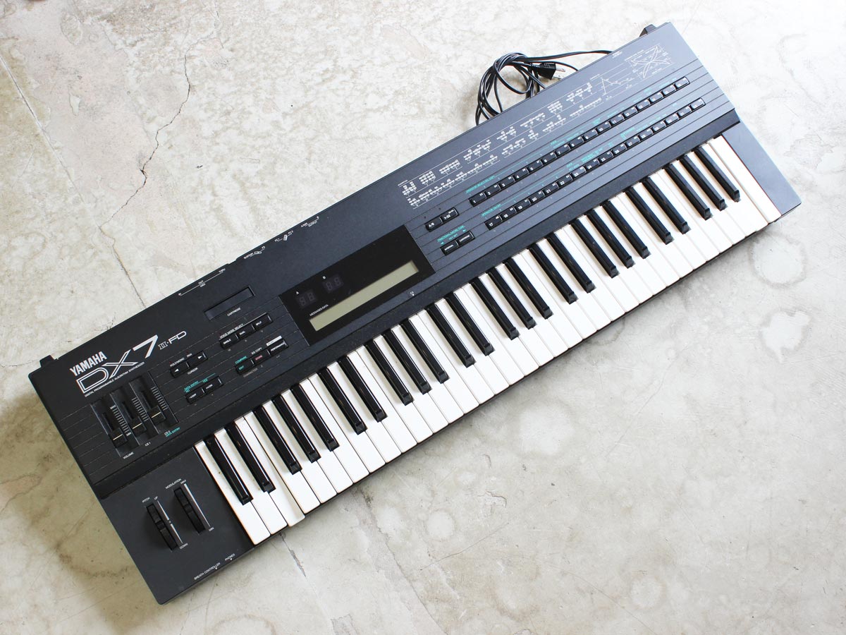中古・ジャンク】YAMAHA DX7 シンセサイザー ヤマハ 61鍵 - 神奈川県の