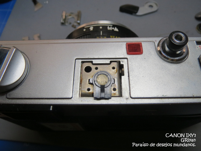 CANON DATEMATIC：手動式デート機能搭載のレンジファインダーカメラの