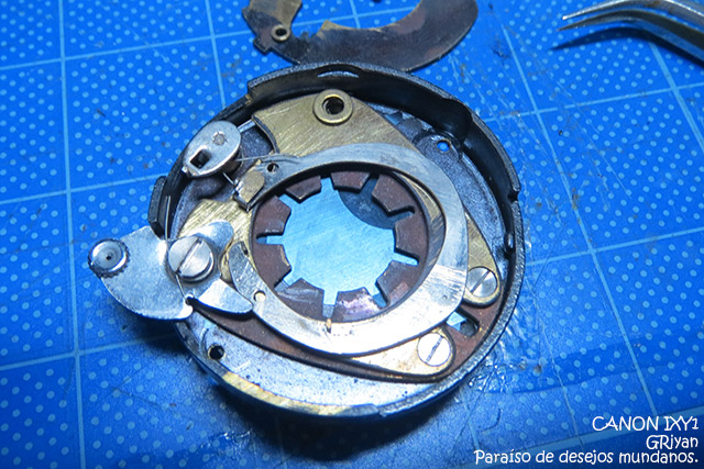 BABY PEARL (戦後最終型)ジャンクカメラ｜レンズシャッターの分解と