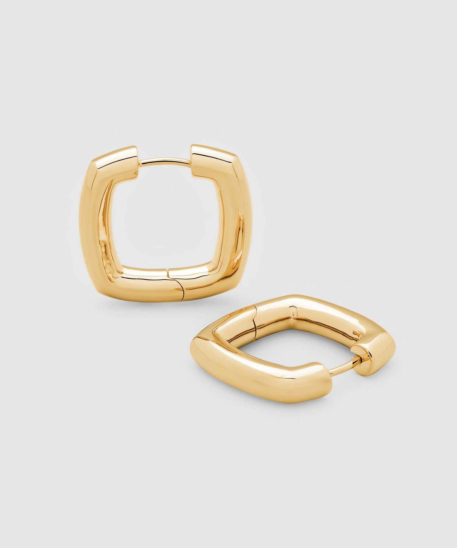 TOM WOOD(トムウッド)】 Frame Hoops Medium Gold ピアス｜PARIGOT