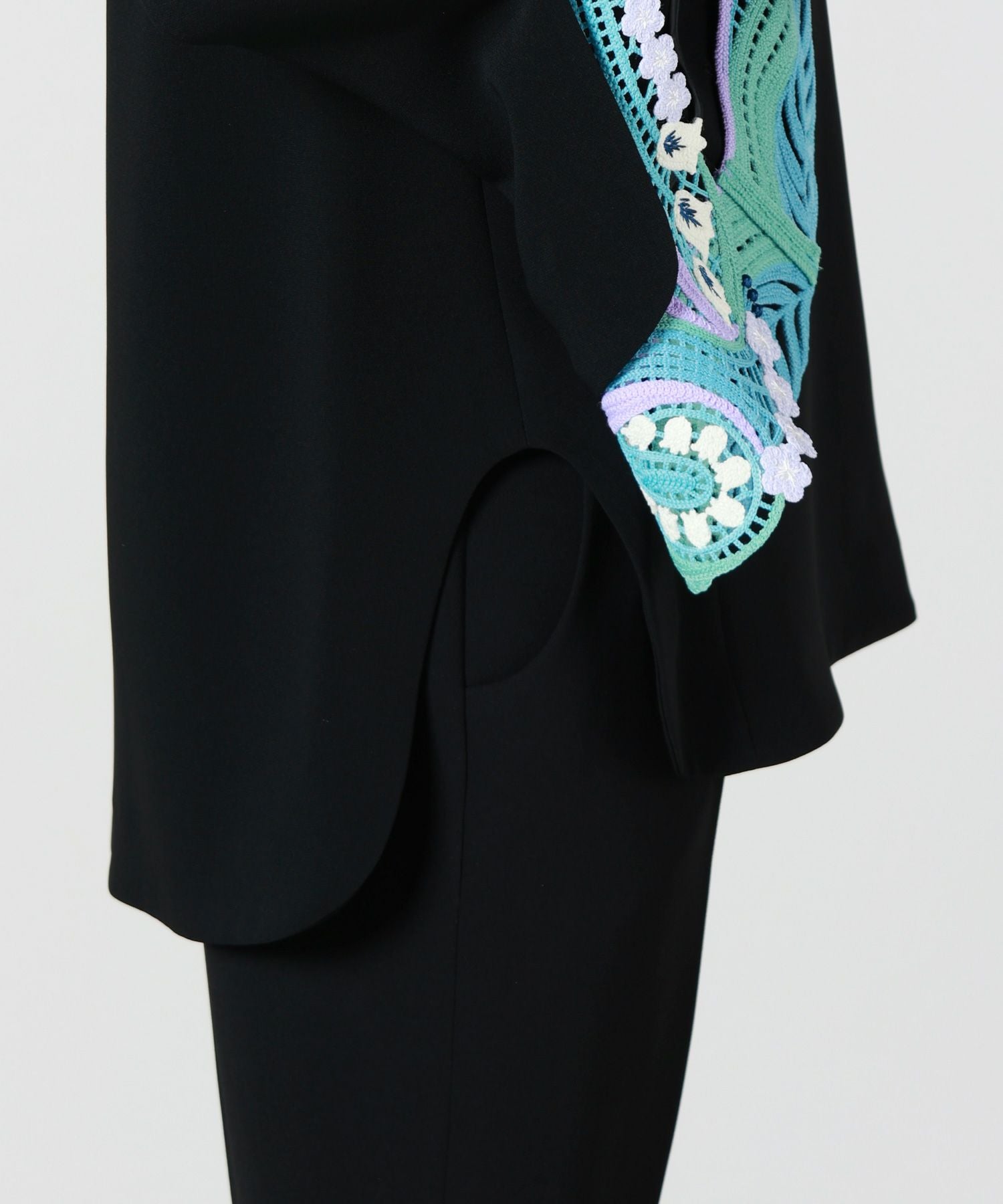 Mame Kurogouchi(マメ クロゴウチ)】 PARIGOT別注 Embroidered Cuffs