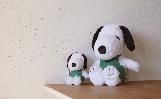 スヌーピーがバリスタに！STARBUCKS×PEANUTSのコラボグッズ発売