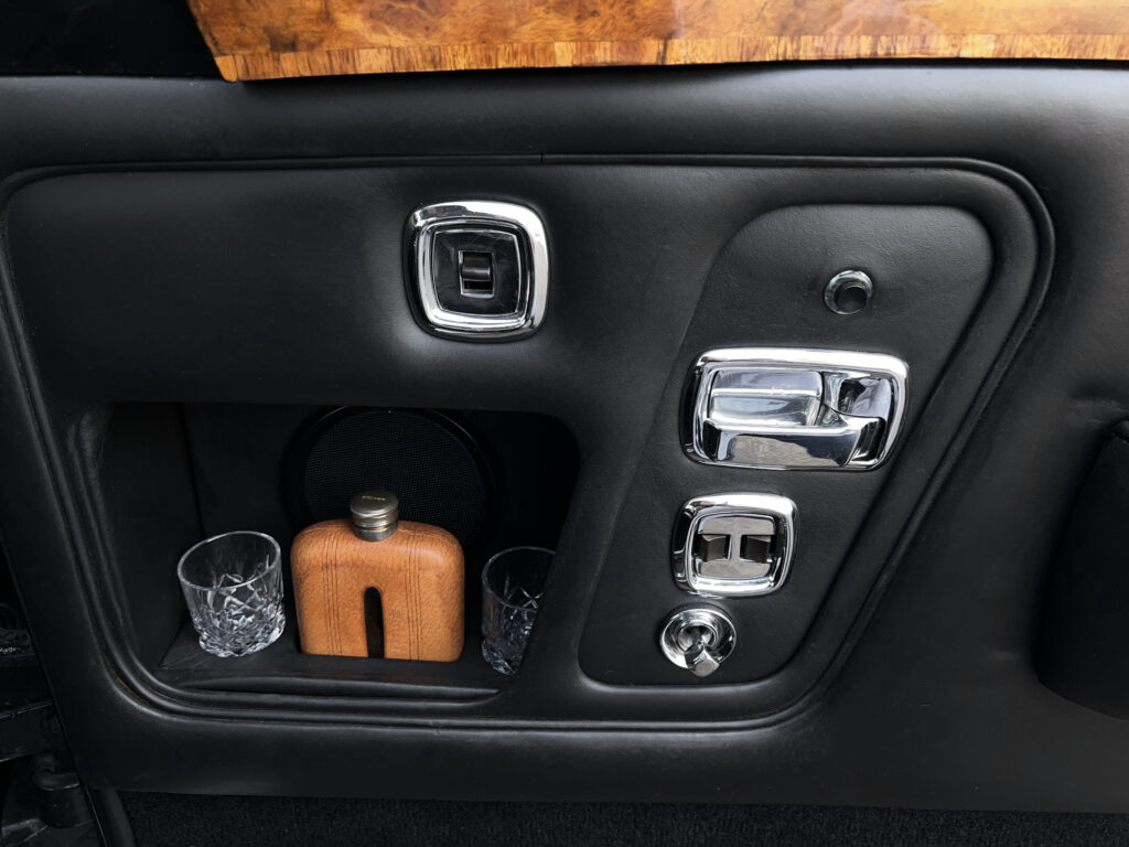 1972 Rolls-Royce Corniche FHC – Park-Ward Motors