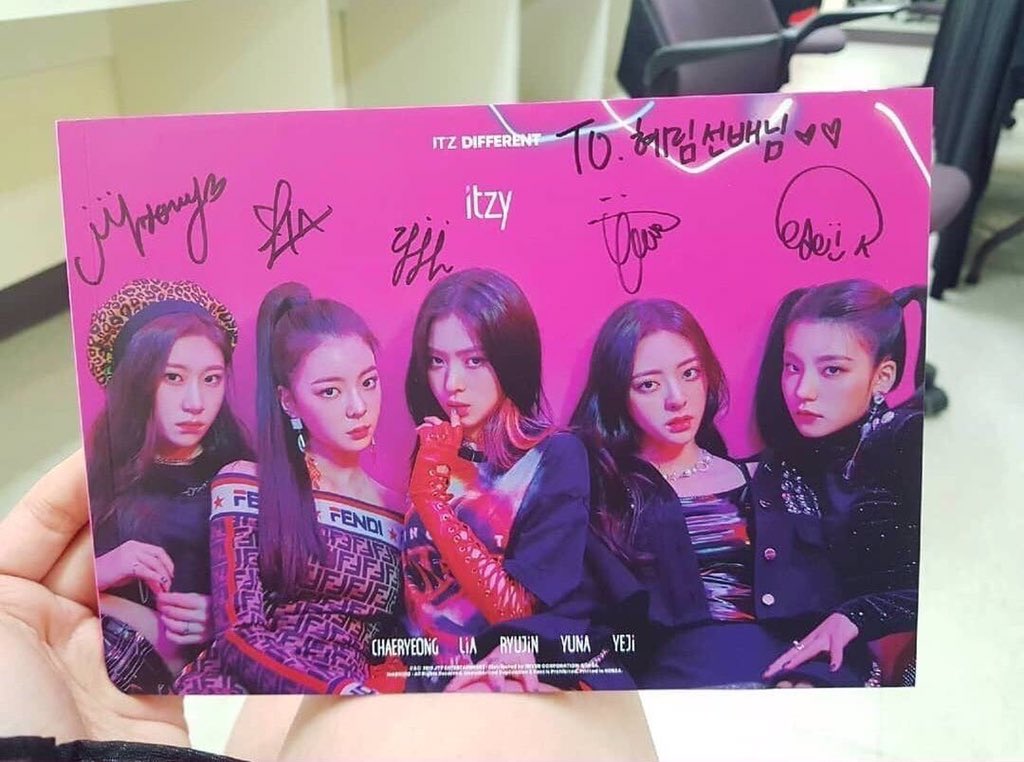 itzy リア リュジン ユナ ユニットサイン itzy リア リュジン ユナ