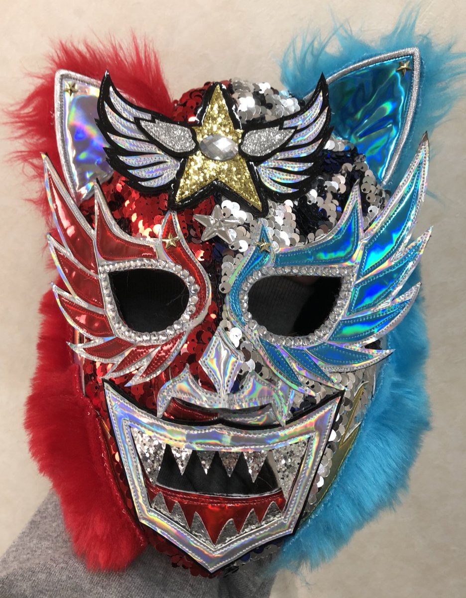 オーバーマスクを被り始めて八年目くらいかな？今まで形を沢山変化し