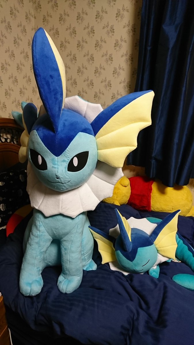 等身大シャワーズです。 私は163cmです。 ポケモン絵師のかた、皆の