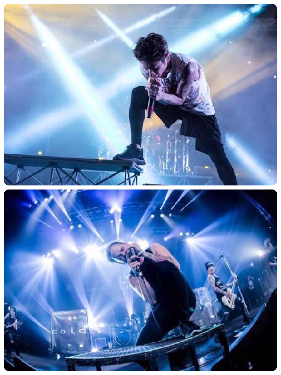 近頃のフロントマンがライブで使うイケてるお立ち台へのホルモンからの