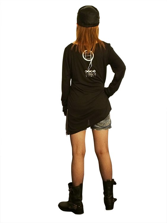 ロングスリーブカットソー Lサイズです。身長174cmの会人に着用頂き