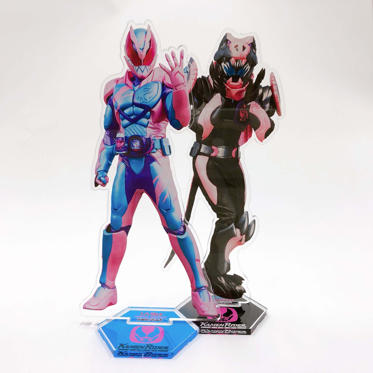 仮面ライダーストア 商品情報】 #仮面ライダーリバイス のアクリル