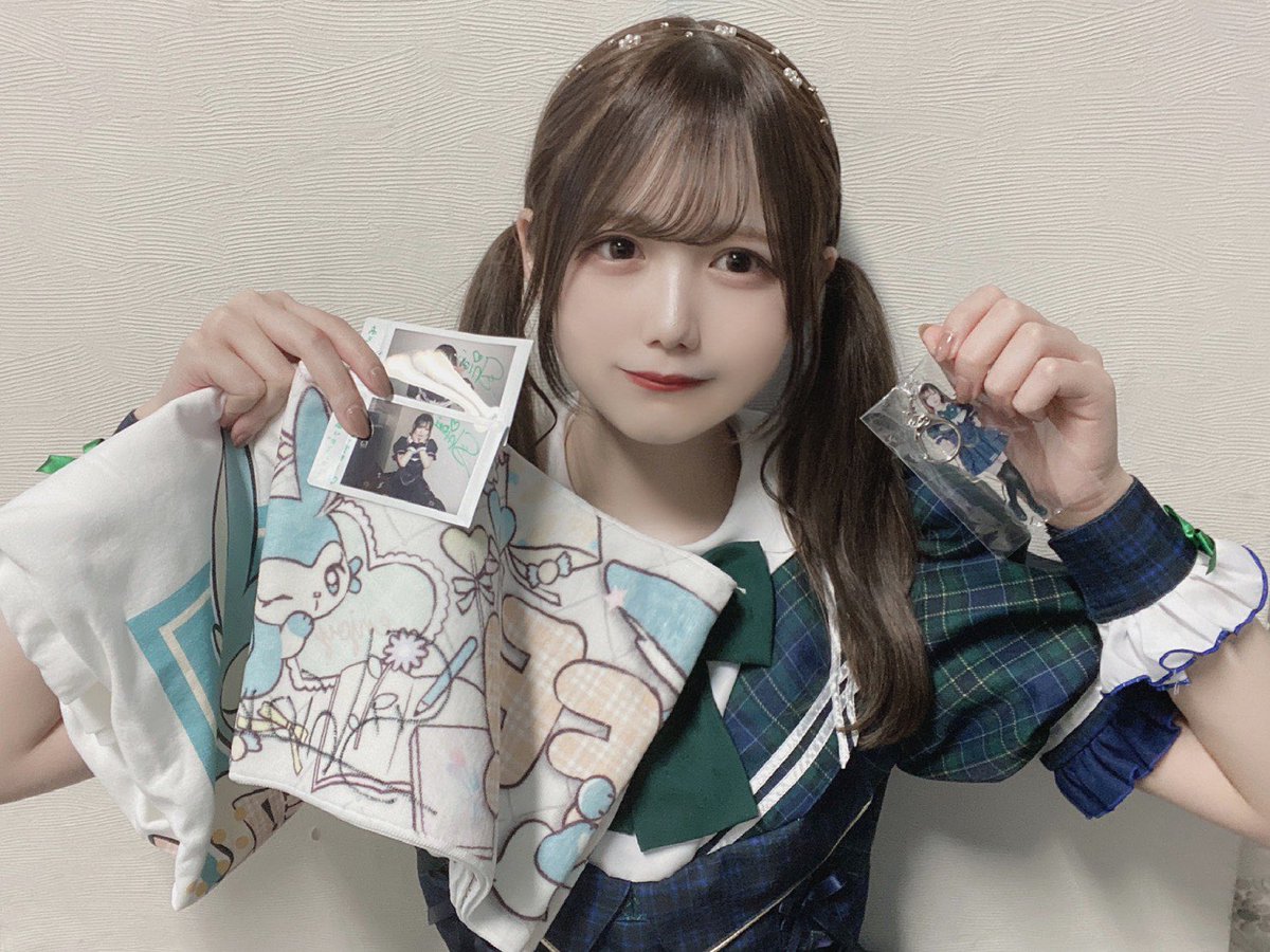 プレゼント企画🎁】 天羽しおり(@iLiFE_shiori )の ♥タオル サイン