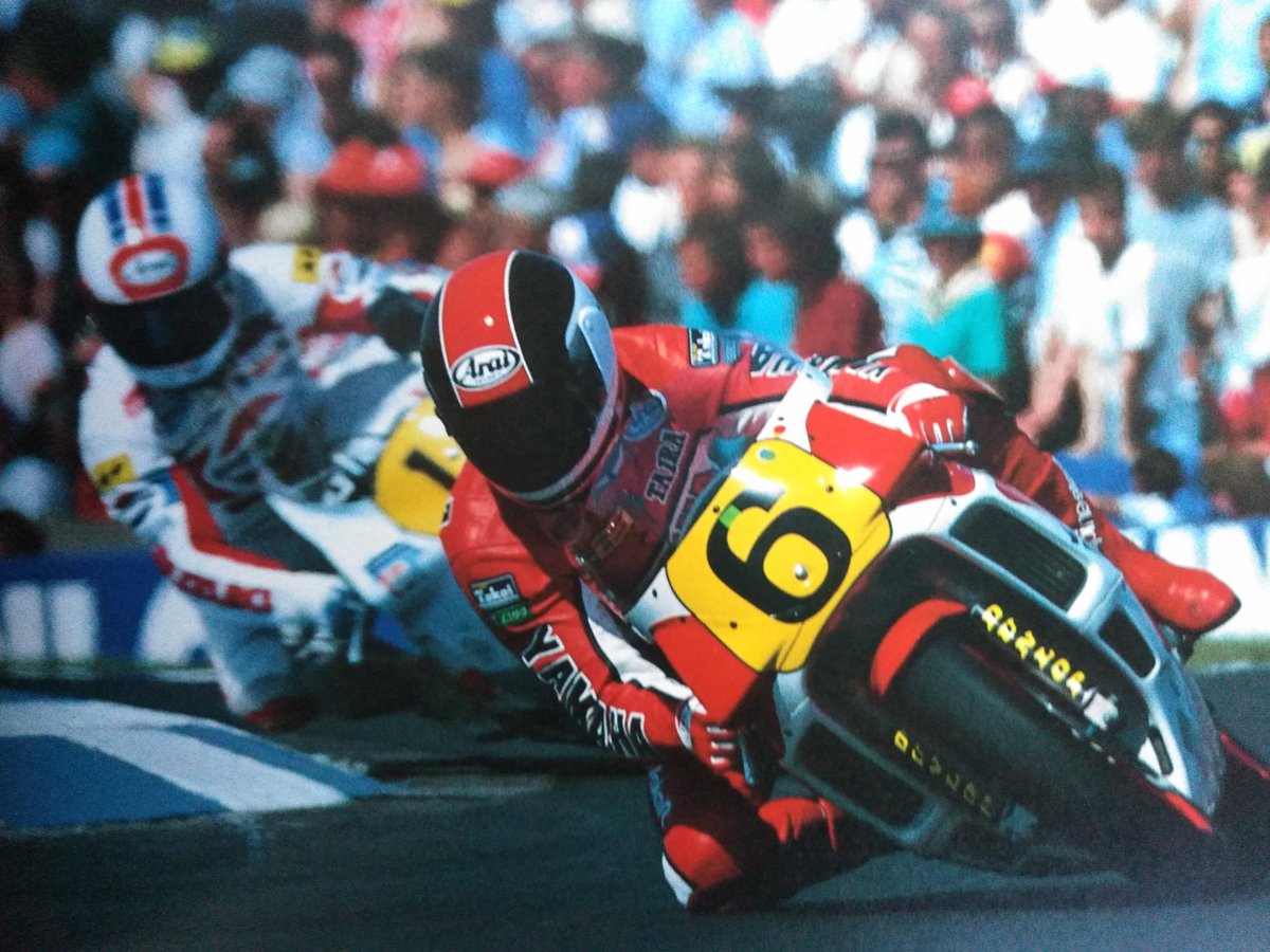 88年世界GP·500ccクラスを走る平忠彦選手です。88年は世界GPと全日本