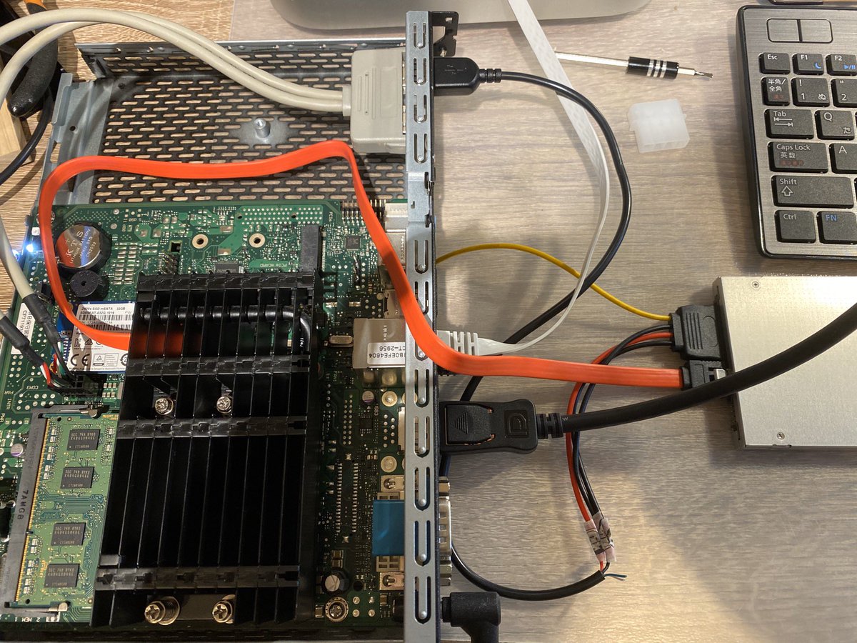 購入してから放置気味だったシンクライアントのFUTRO S720/N。ふと