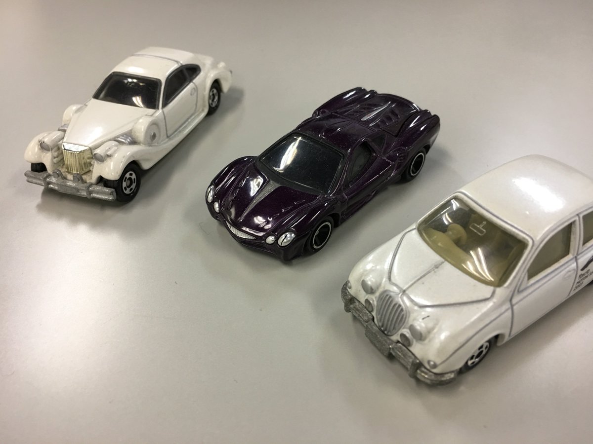 今までに出たミツオカのトミカたち。 おかげさまで、オロチは今も販売