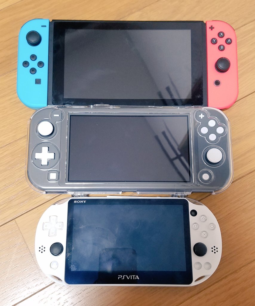 質問多かったから大きさ比較。 Switch Switch Lite PlayStation Vita