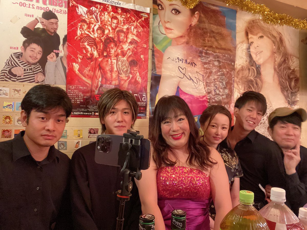 新宿2丁目タンクトップ 1日店長無事に終わりました。 お足元の悪い中ご