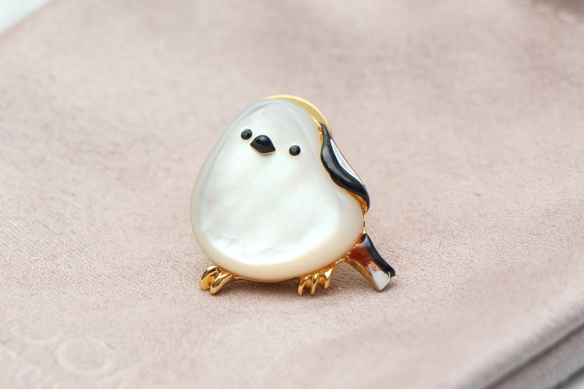 どこのなにか書いてなかった。 ヴァンドームブティックの『白蝶貝