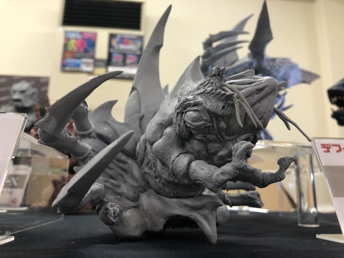 続いてデフォリアルからレギオンが登場！ 発売済みのガメラ(1996)と