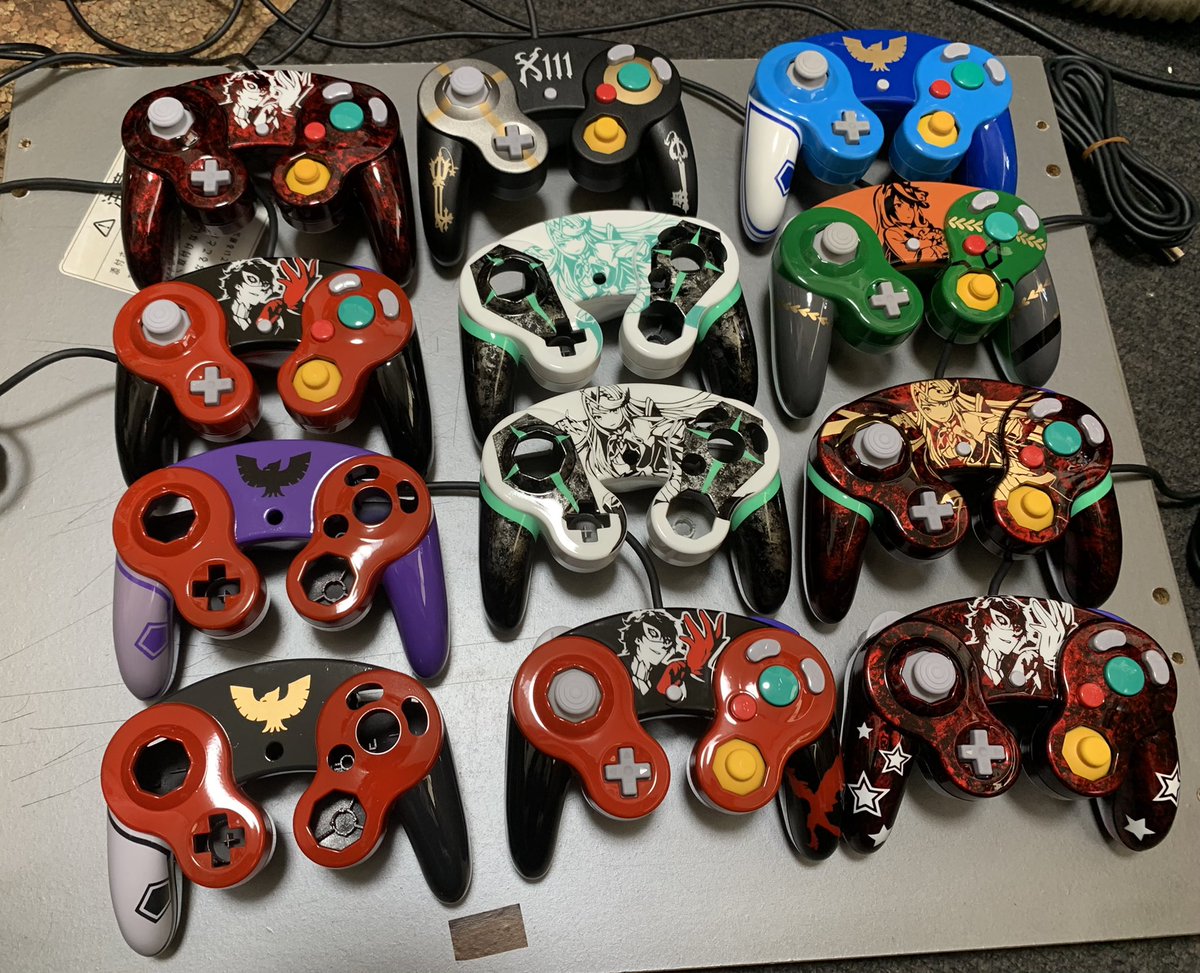 制作途中のやつも。 #CustomGCC #gcコン塗装 #gcコントローラー