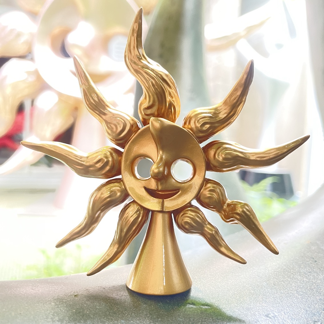 本日2つ目の＼新商品／は「太陽の顔」🌞 記念館のお庭で皆さまを