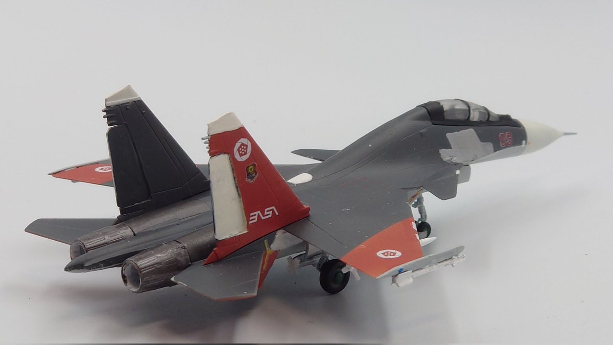 トランペッター 1/144 Su-30 エースコンバット7 のミハイ機として製作