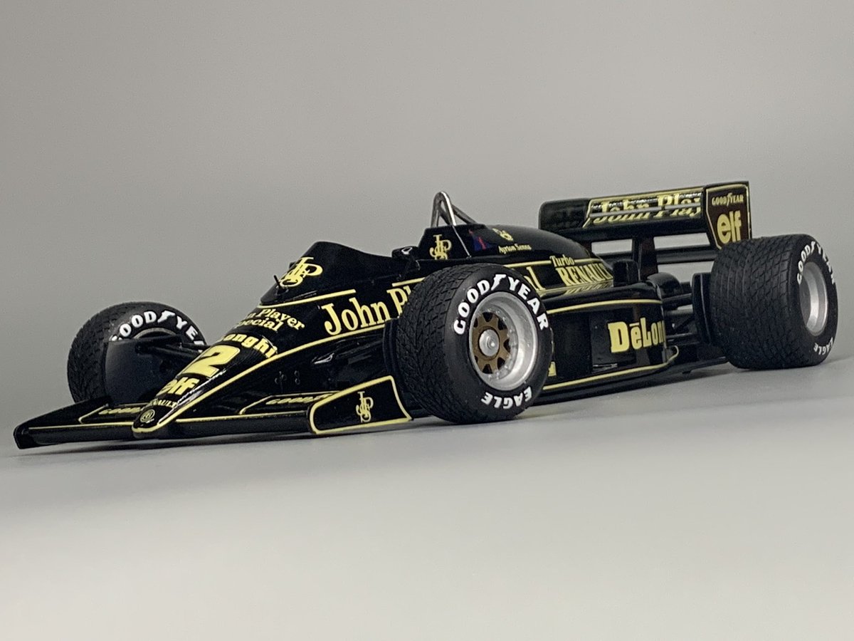 ロータス98T完成しました(^^) タミヤの99Tベースに社外デカール貼った