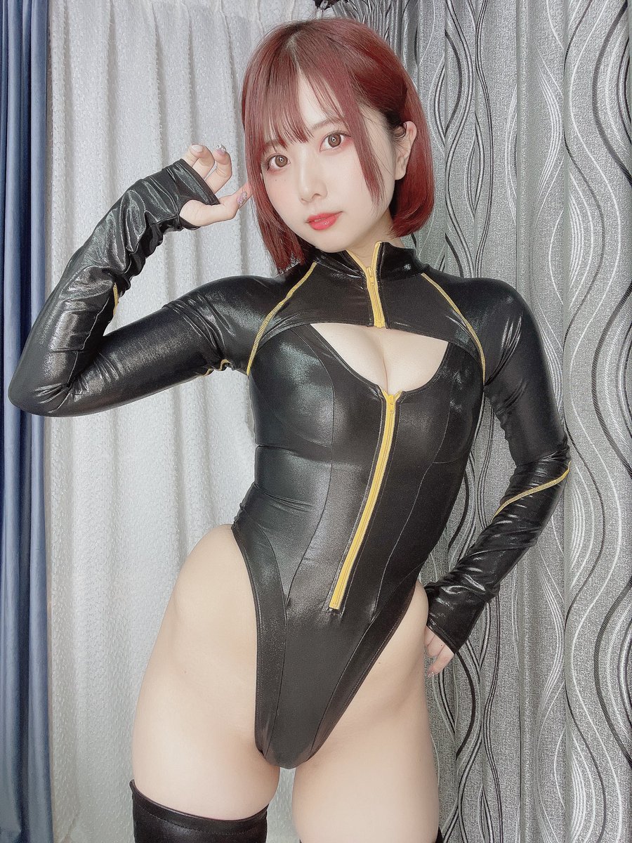 pharfaite新作ロングスリーブボディスーツ 着用させていただきました