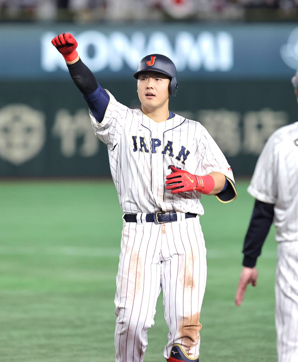 侍ジャパン】 #岡本和真 、8打席目WBC初安打 本職ではない一塁守備