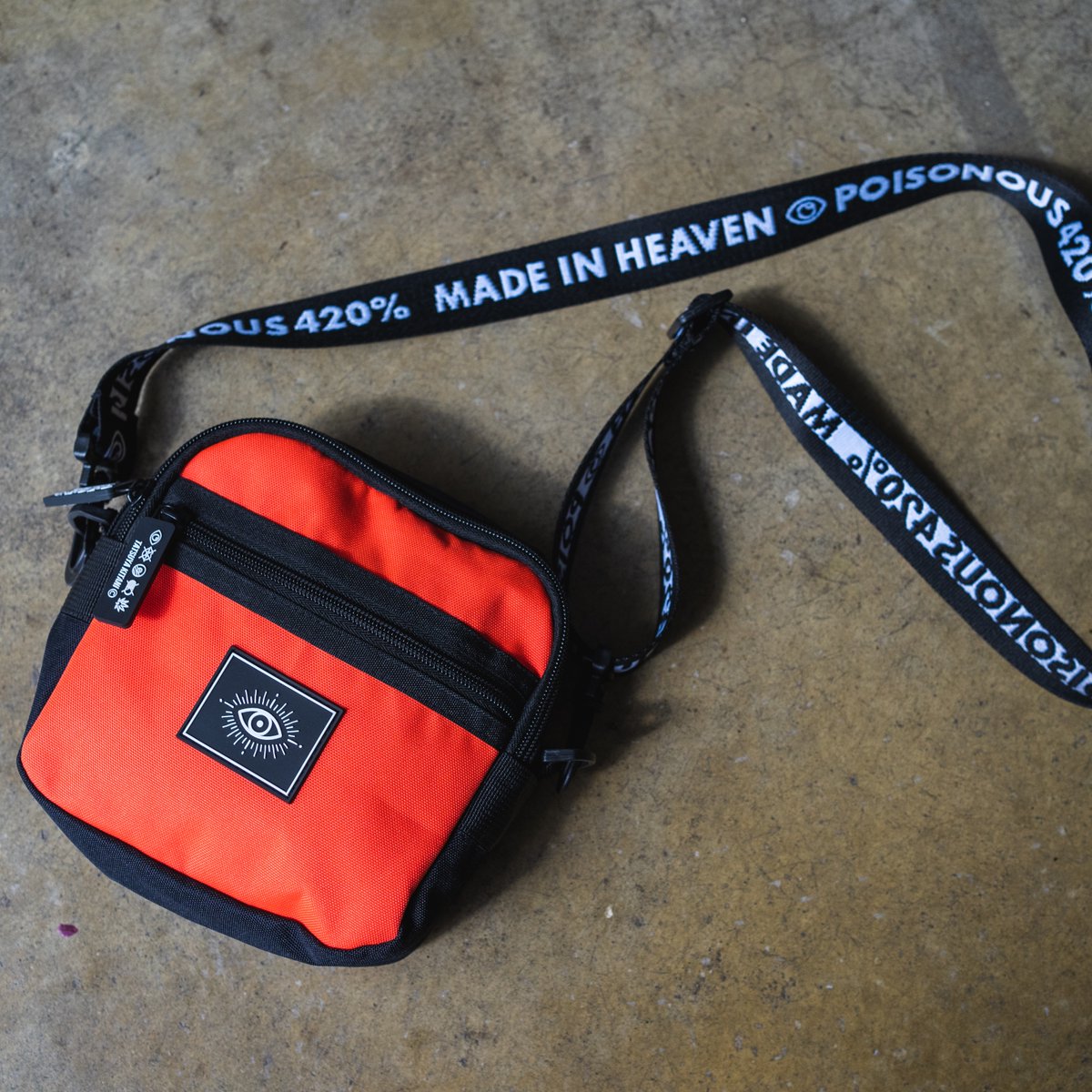 👁️NEW GOODS👁️ 👜キタニタツヤ ショルダーバッグ