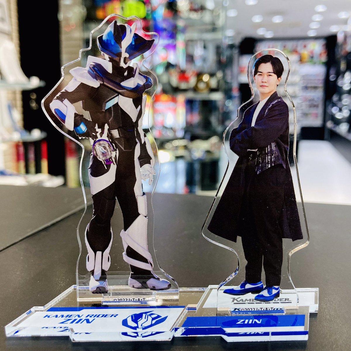 仮面ライダーストア東京店 再入荷情報】 ツインアクリルスタンド