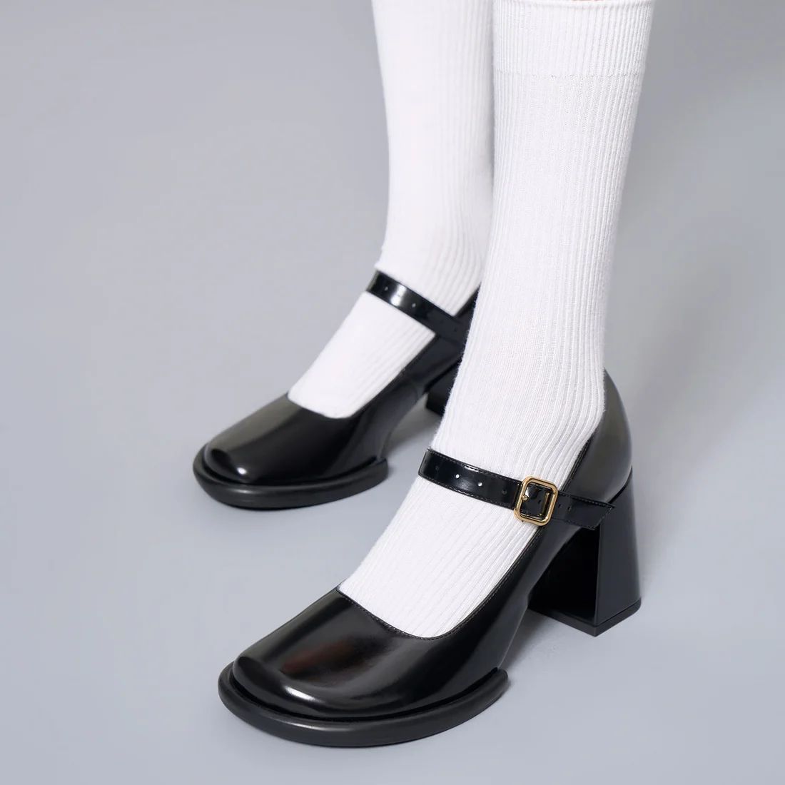 MAX 50% OFF】BLACK FRIDAY SALE 開催中！オールシーズン活躍する