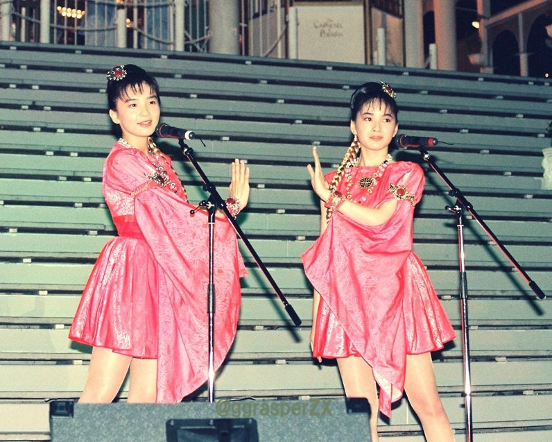 ゴジラVSモスラ』(1992)では、コスモス(今村恵子・大沢さやか)のお二人