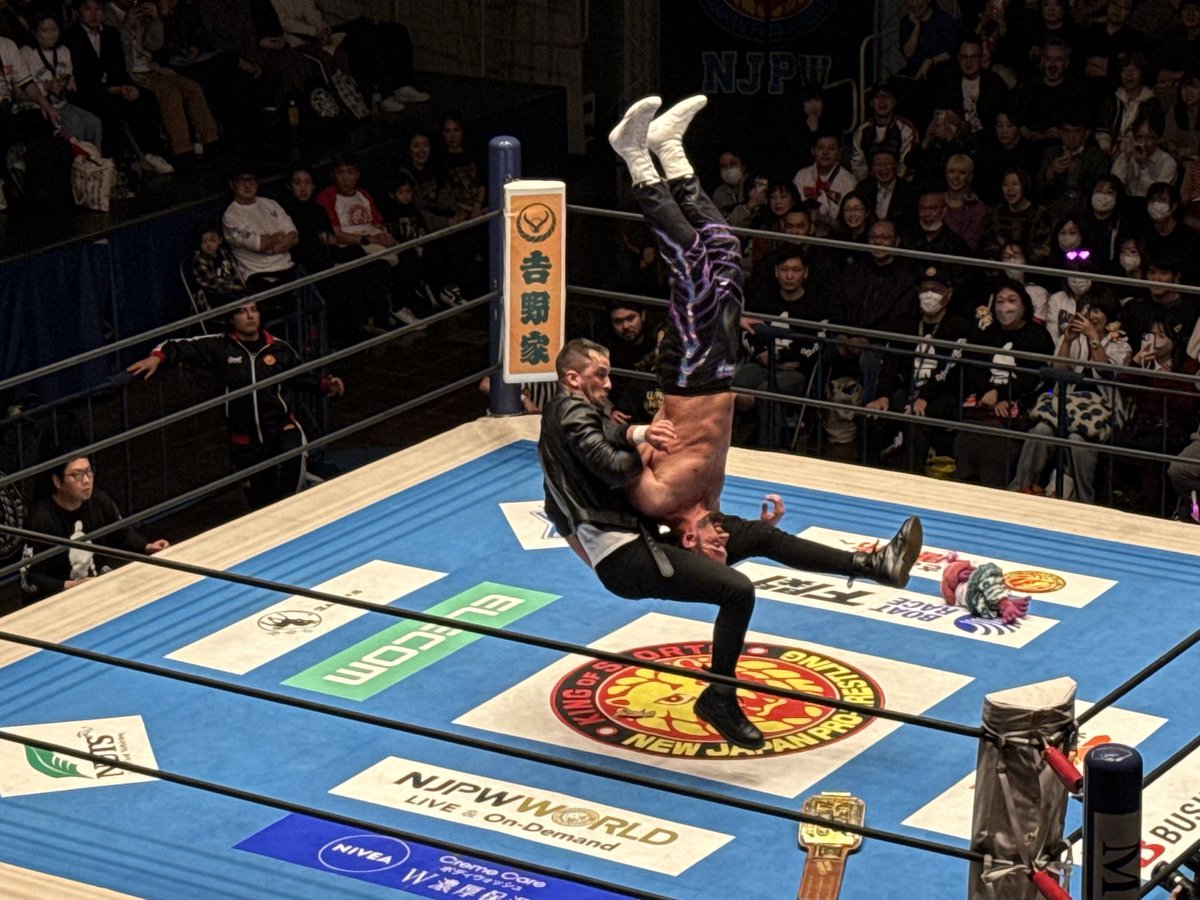 📢速報 ＼ 現在開催中の新日本プロレス・後楽園ホール大会にクリス