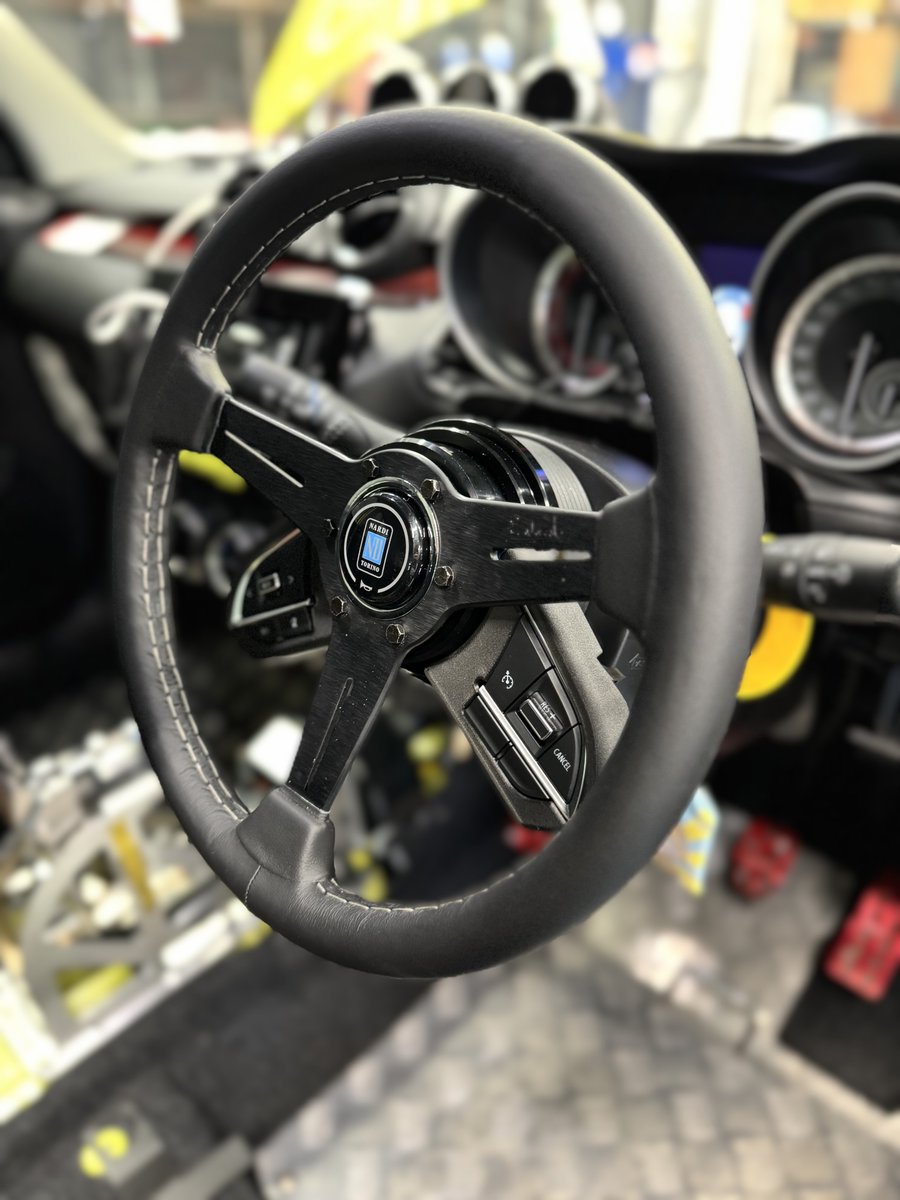 スイフトスポーツZC33Sに NARDIクラシック ワークスベルステアリング