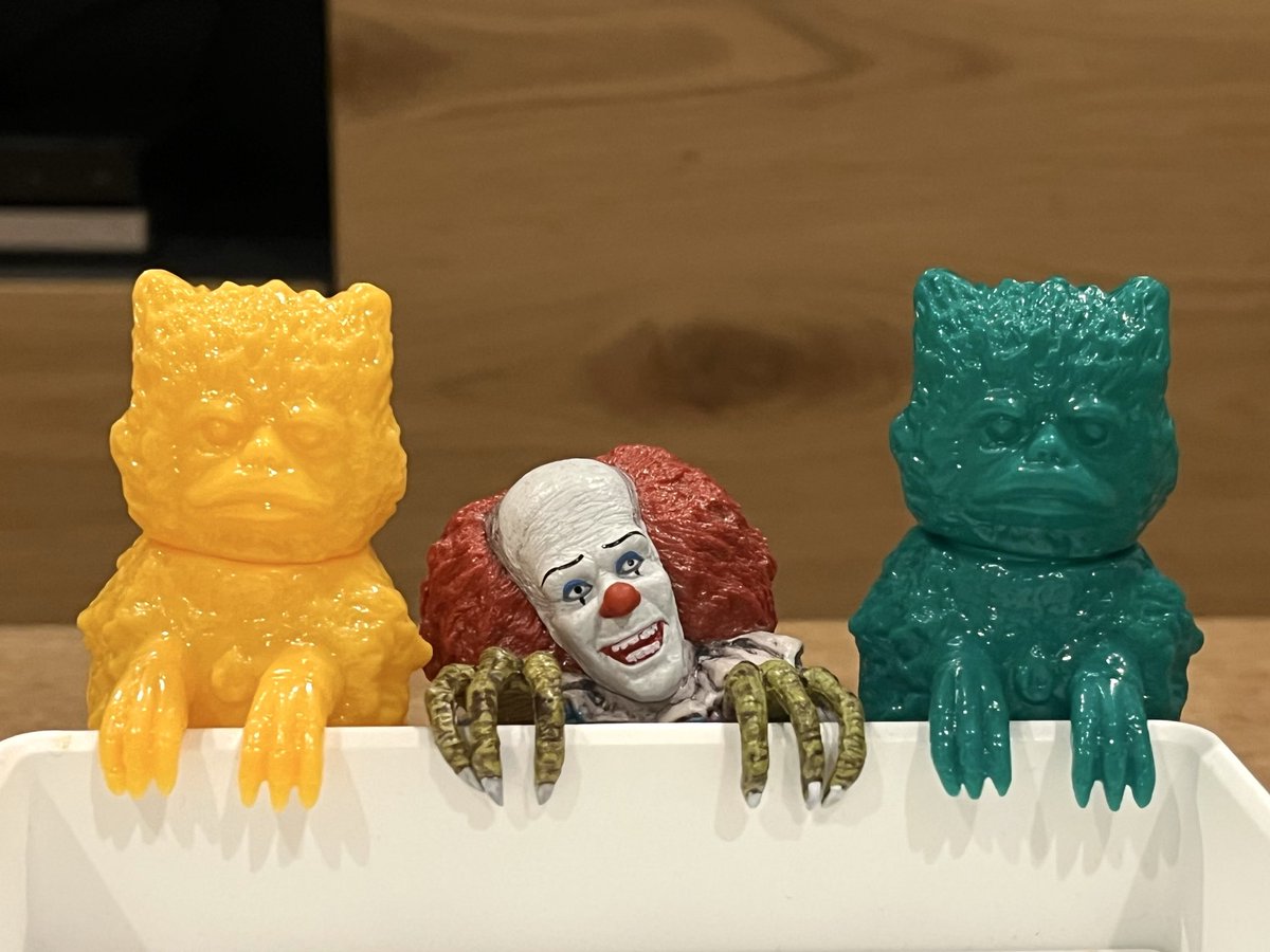 Mさんと入場、特典のミニガラモンは🟡&🟢でした。 #大ブルマァク展