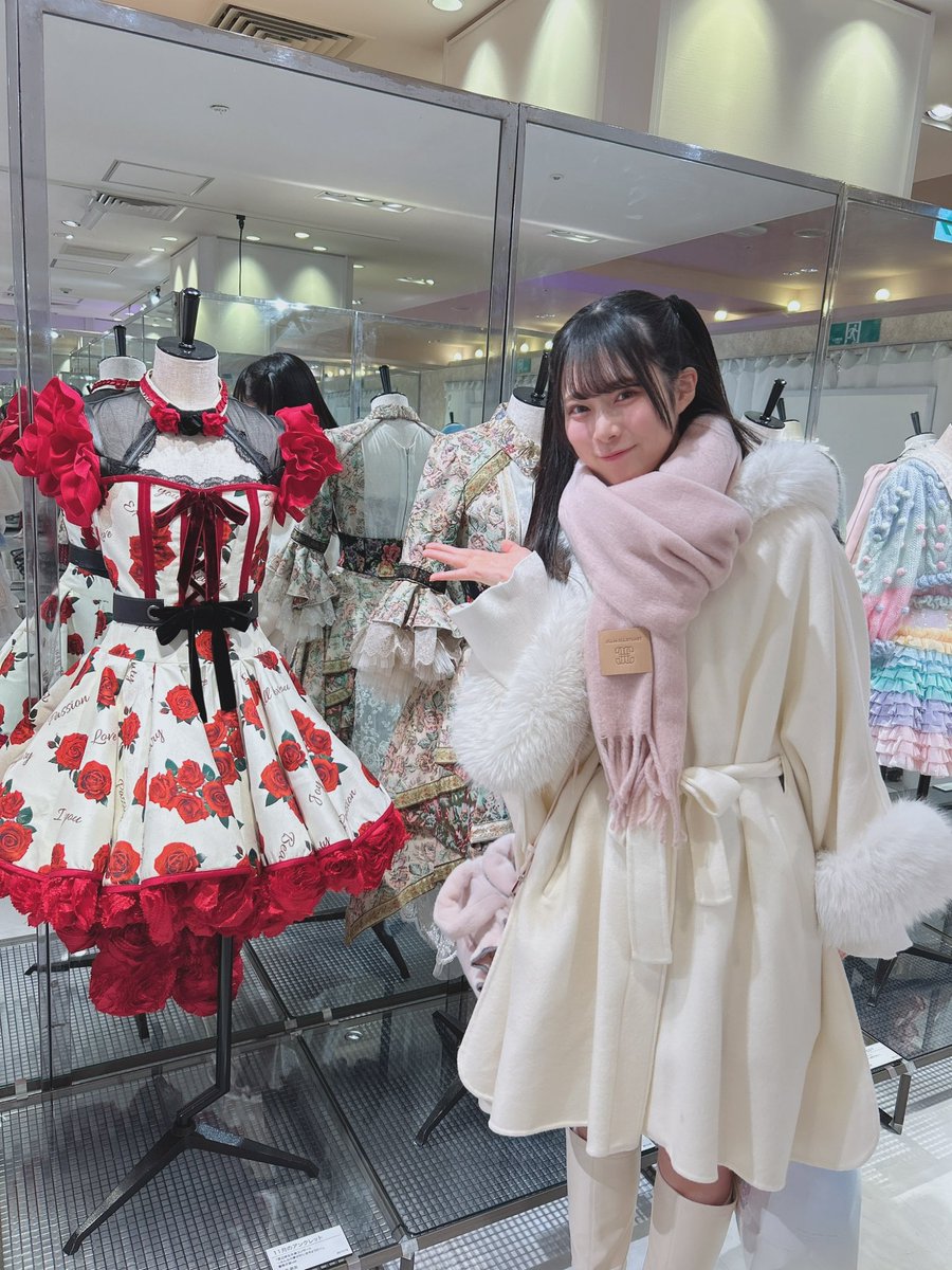 AKB大衣装展 へ行ってきました！！ 小学生の時にAKB48さんがきっかけで