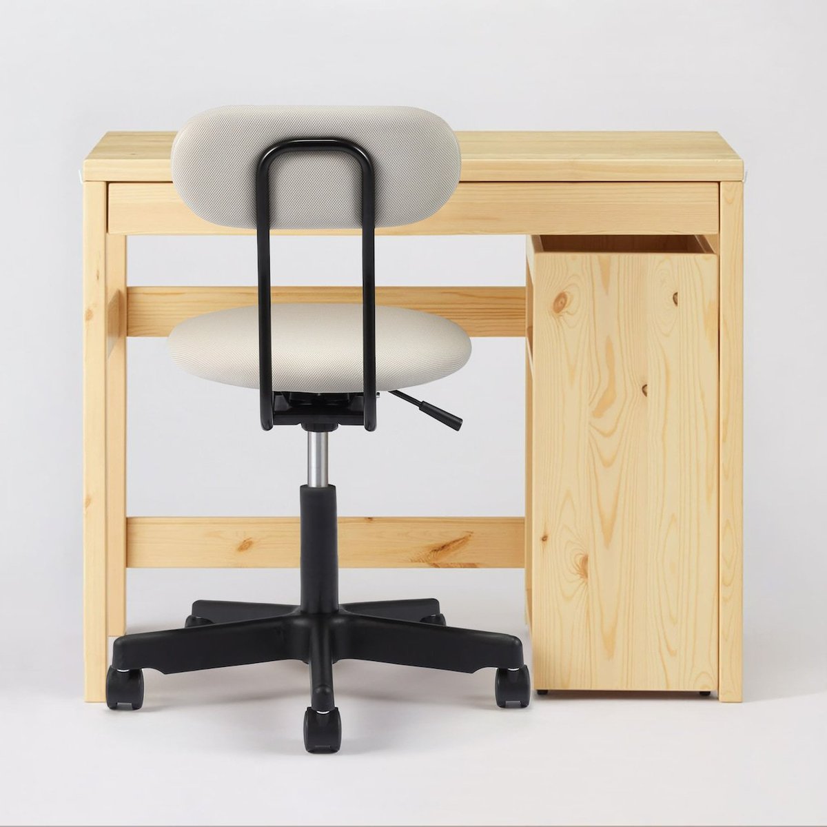 パイン材を使用したコンパクトなサイズのデスクとワゴン、昇降式で使い