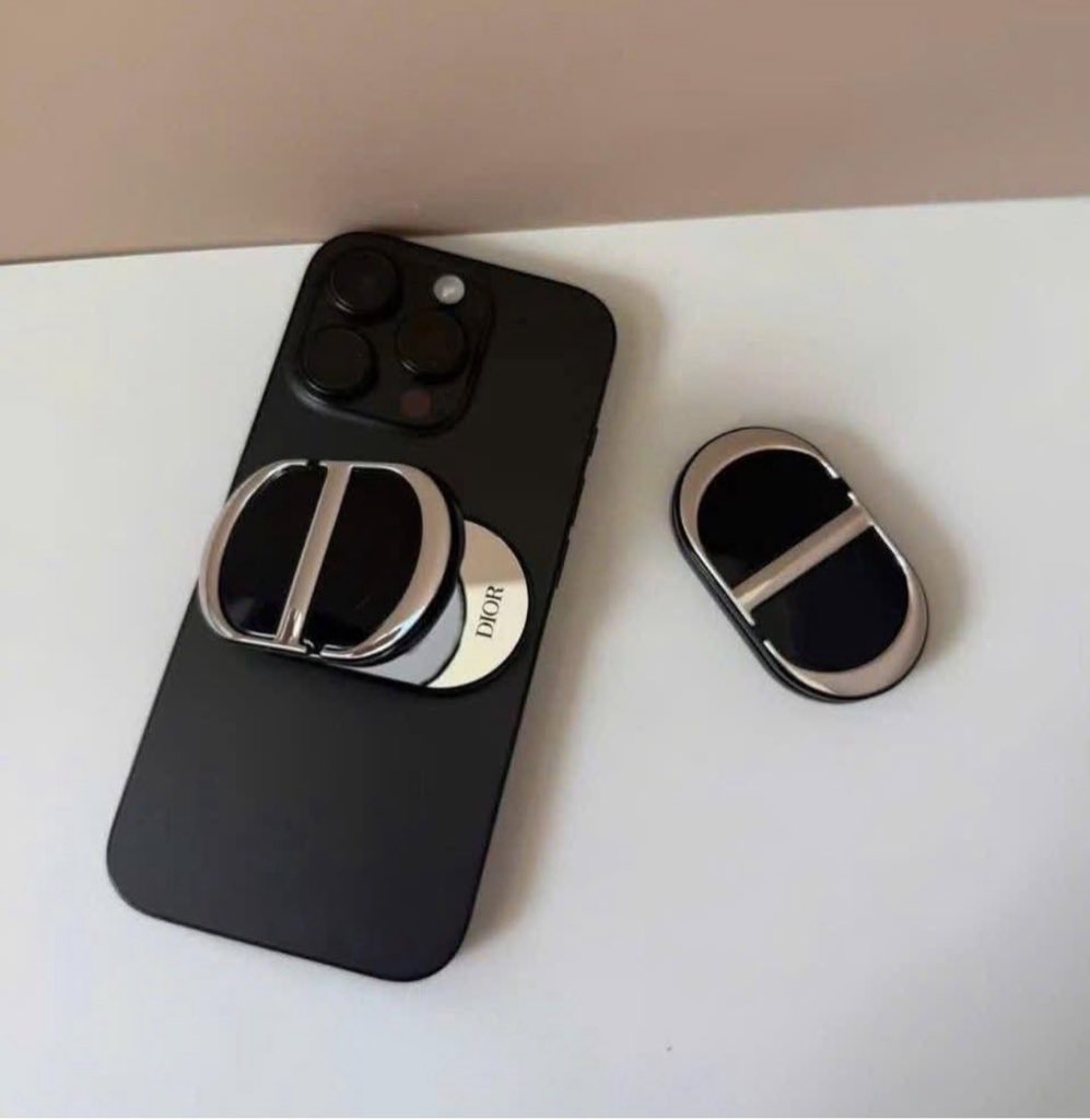 Diorの最新ノベルティ可愛すぎない？！？スマホに貼れるミラーがギフト