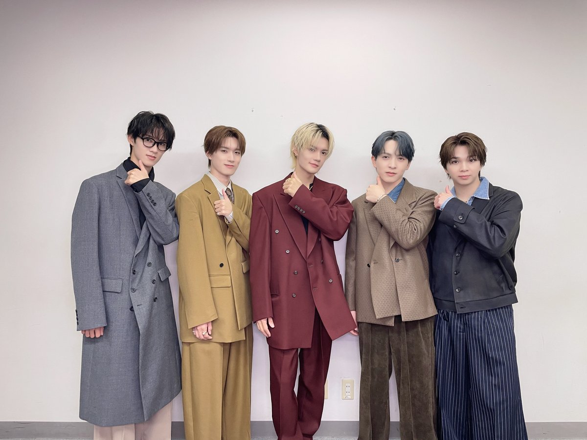 M!LK写真集 『M!LK 10th ANNIVERSARY PHOTOBOOK 〜パリじゃん〜』 発売