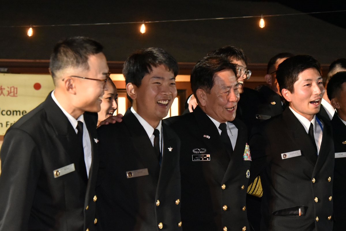 🇺🇸に出張中の齋藤海上幕僚長は、#サンディエゴ 寄港中の #海上自衛隊