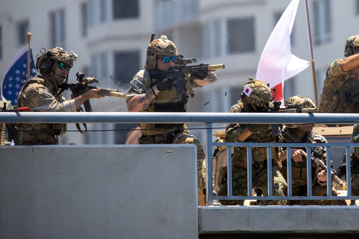 SOF Week 2024。米軍のハイドラマウント使いが3人もいる、あと特殊作戦