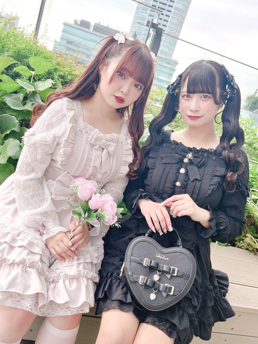 ㅤㅤㅤ -- 𝐑𝐞𝐜𝐨𝐦𝐦𝐞𝐧𝐝 -- #リボンビジューハートバッグ ¥9,790