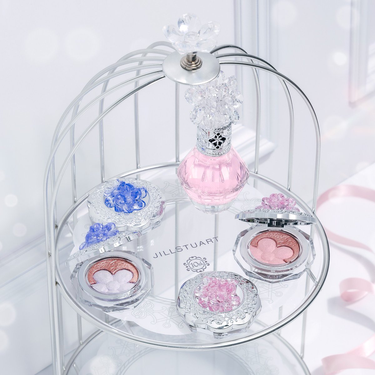 歴代のクリスタルブルームシリーズから 着想したカラーと香りで ピュア